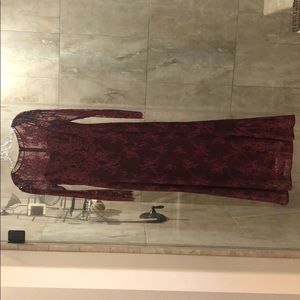 Beautiful gown in burgundy. Floor length